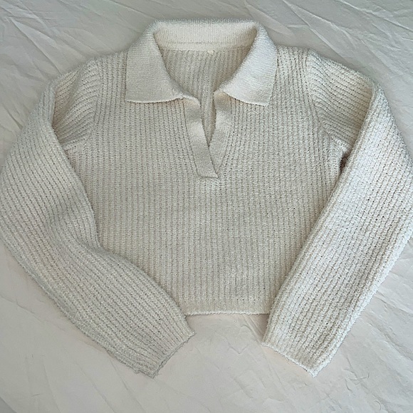 Thick Ribbed Cropped Sweater - Picture 14 of 15